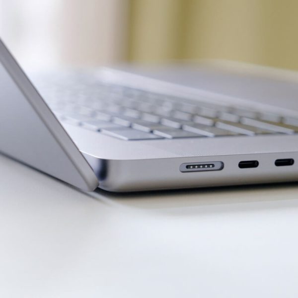 14" FHD Ultrabook (400 nits) with 10th Gen Intel i7-10510U Processor up to 4.90 GHz, 1 TB PCIe SSD, 16GB RAM, and Windows 11 Pro - Gambar 2